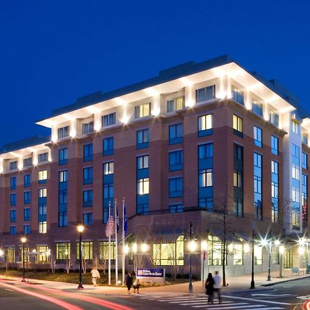 Hilton Garden Inn Shirlington Arlington Bagian luar foto