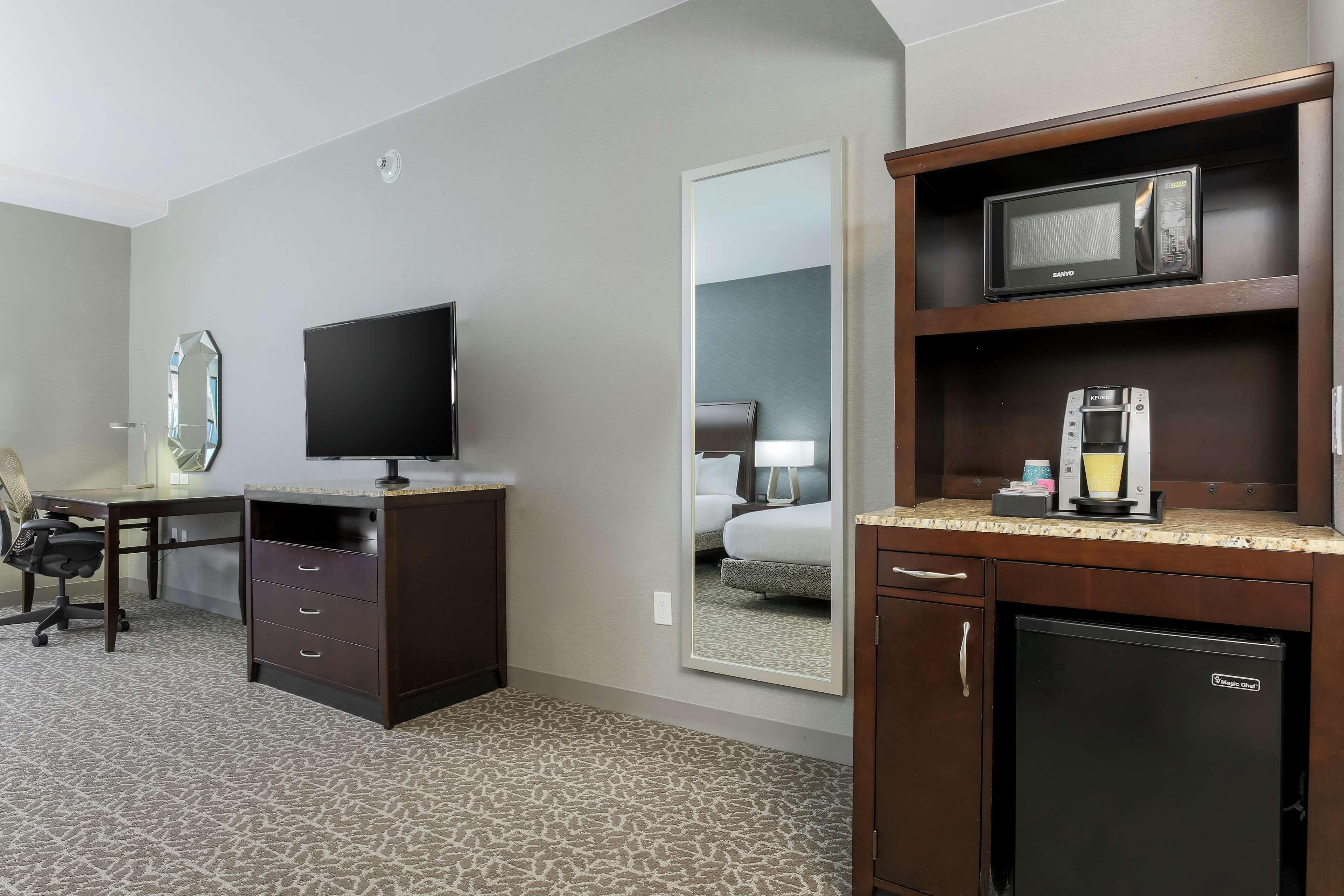 Hilton Garden Inn Shirlington Arlington Bagian luar foto