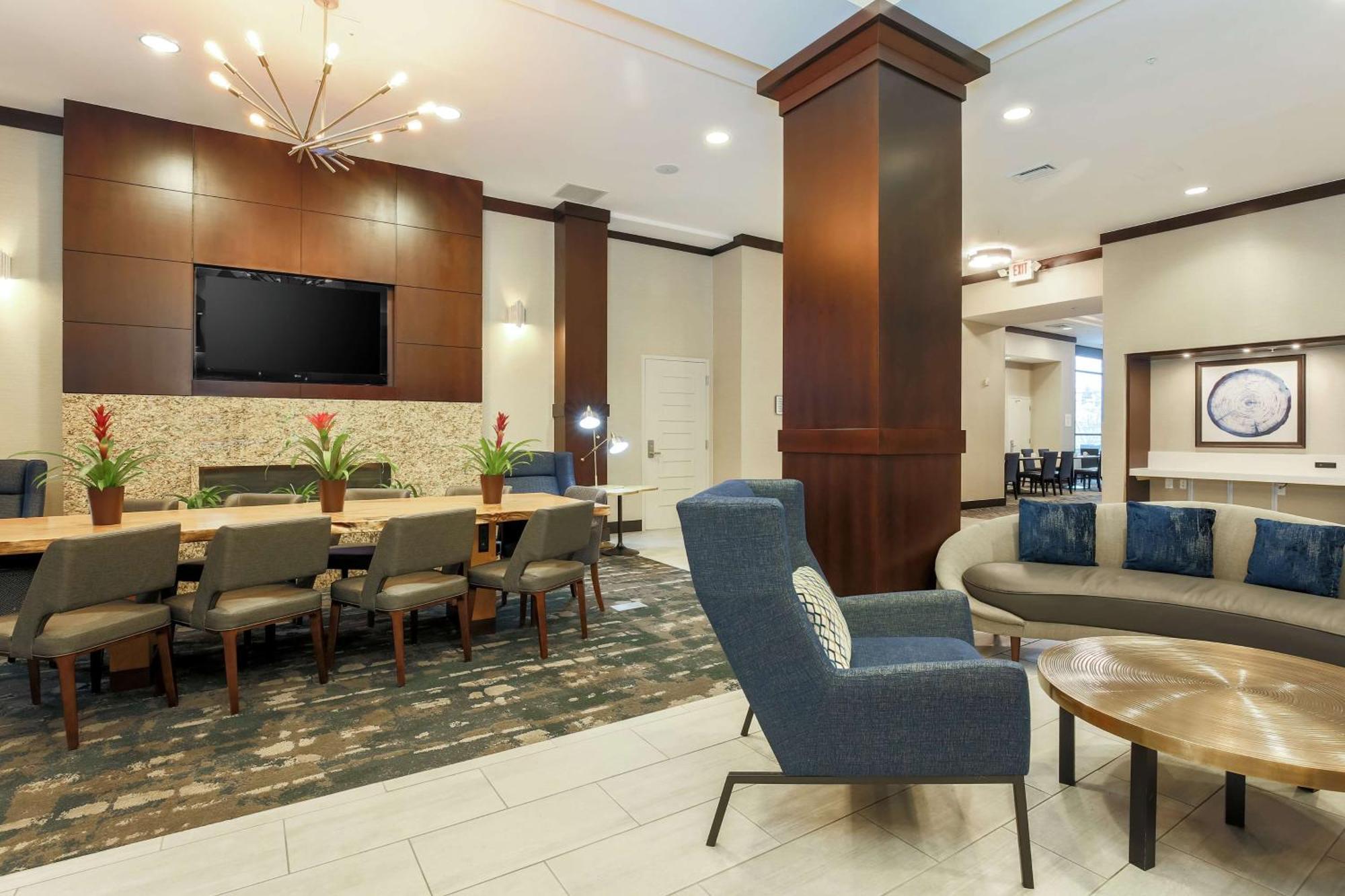 Hilton Garden Inn Shirlington Arlington Bagian luar foto