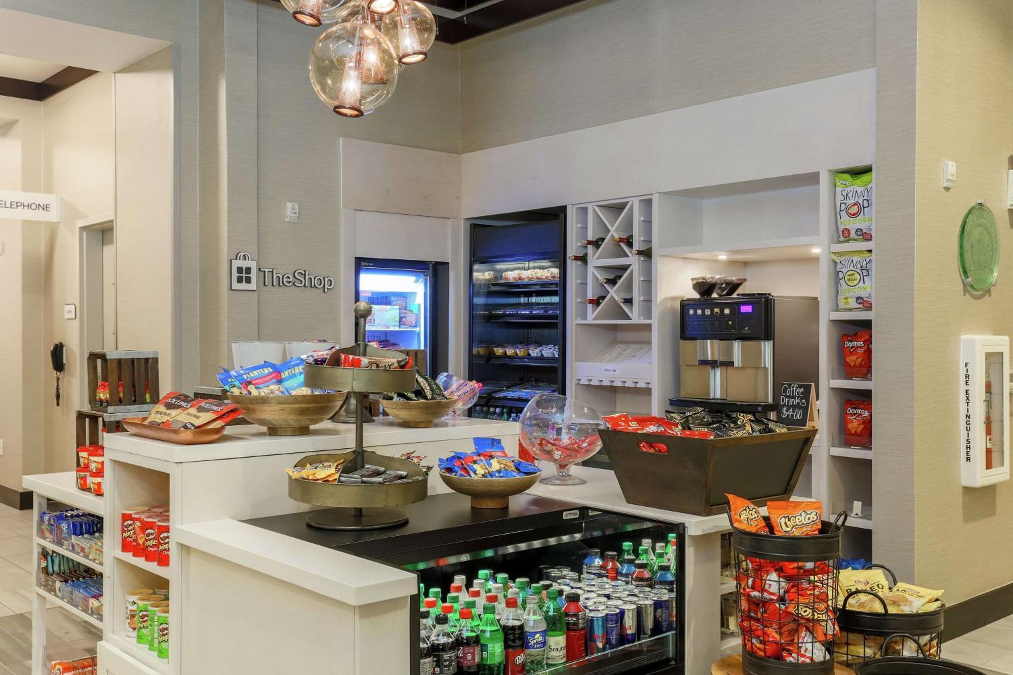 Hilton Garden Inn Shirlington Arlington Bagian luar foto