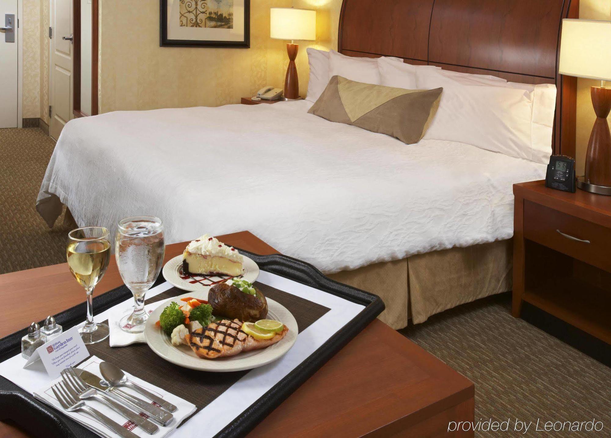 Hilton Garden Inn Shirlington Arlington Ruang foto